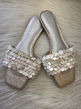 Deltan Flora Metallic Raffia Pearl Disc Ornament Ivory Flat Slide Sandals 8.5